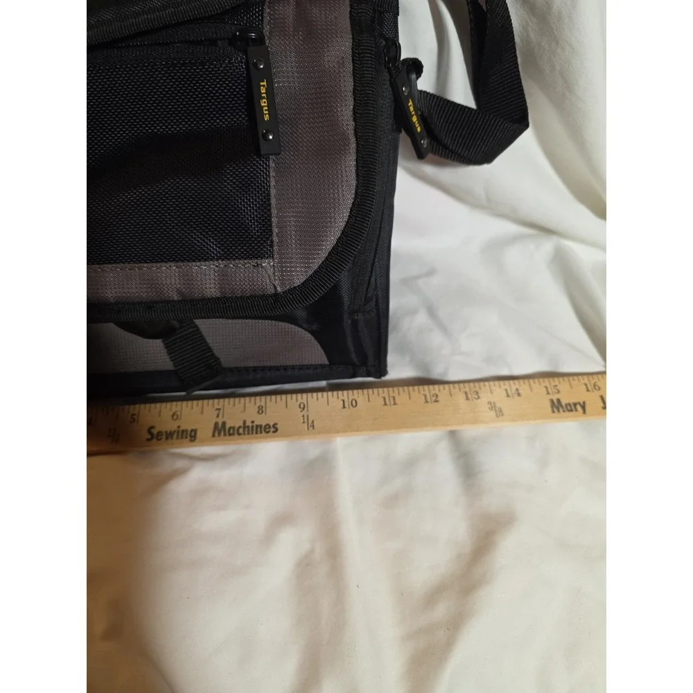 Targus 11 Inch Messenger Bag